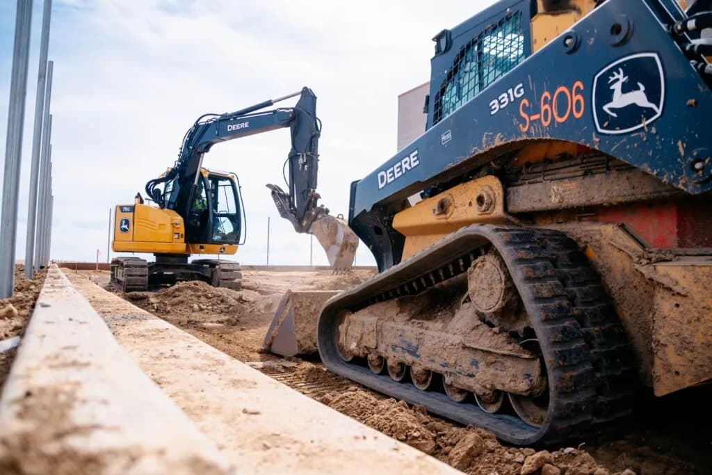 Choosing the Right Heavy Equipment Rental Company