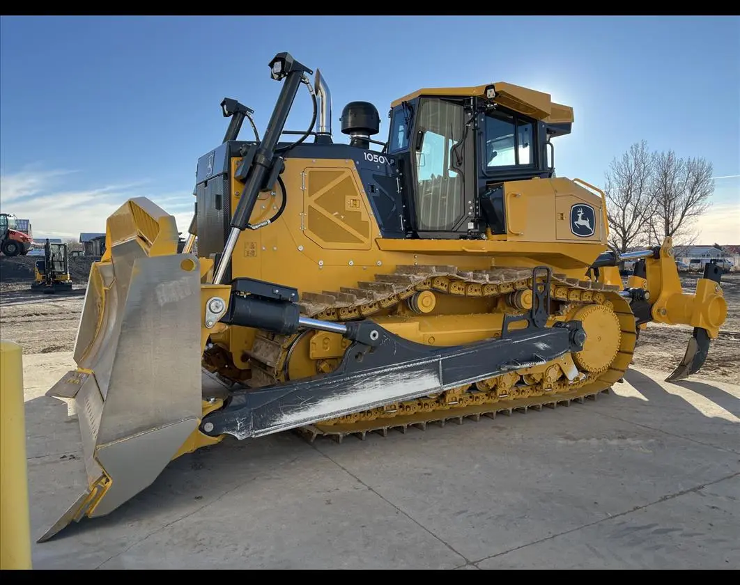 4RE | Bulldozer vs. Tractor